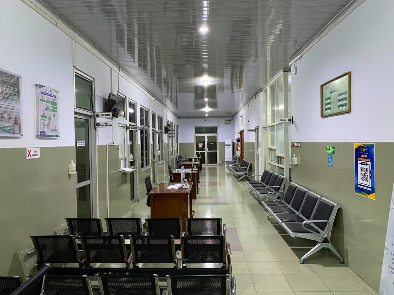 RUANG TUNGGU POLI